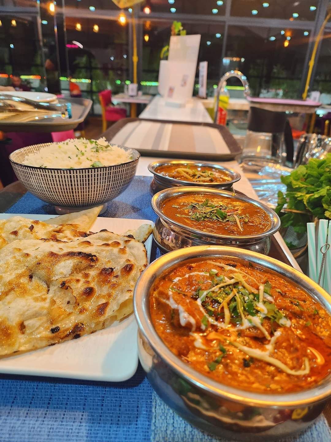 breakfast, lunch served; international cuisine, al fresco dining