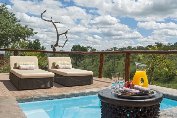 Luxury Suite (Twin) | Terrace/patio - Royal Madikwe Game Lodge (Ramotshere Moiloa)