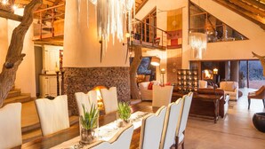 Breakfast, lunch and dinner served  - Royal Madikwe Game Lodge (Ramotshere Moiloa)