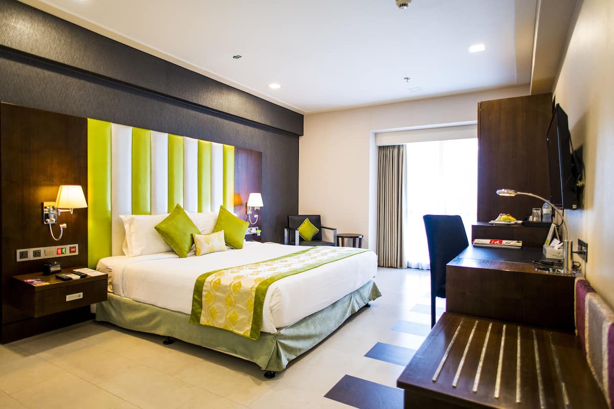 1 bedroom, Frette Italian sheets, premium bedding, down duvets