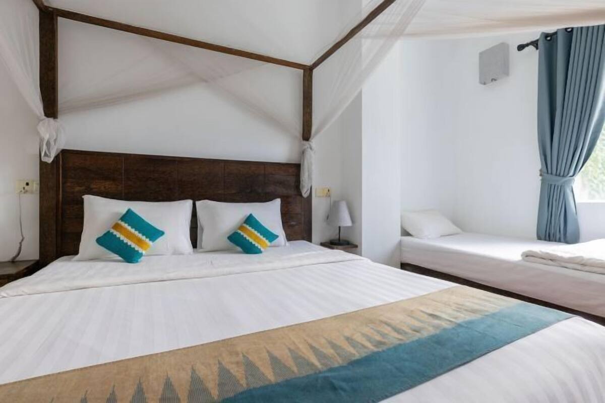 1 bedroom, premium bedding, minibar, in-room safe