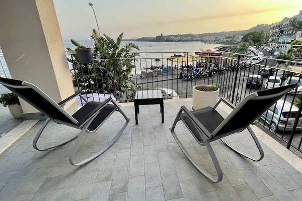 Exclusive Quadruple Room | Minibar, laptop workspace, free WiFi, bed sheets