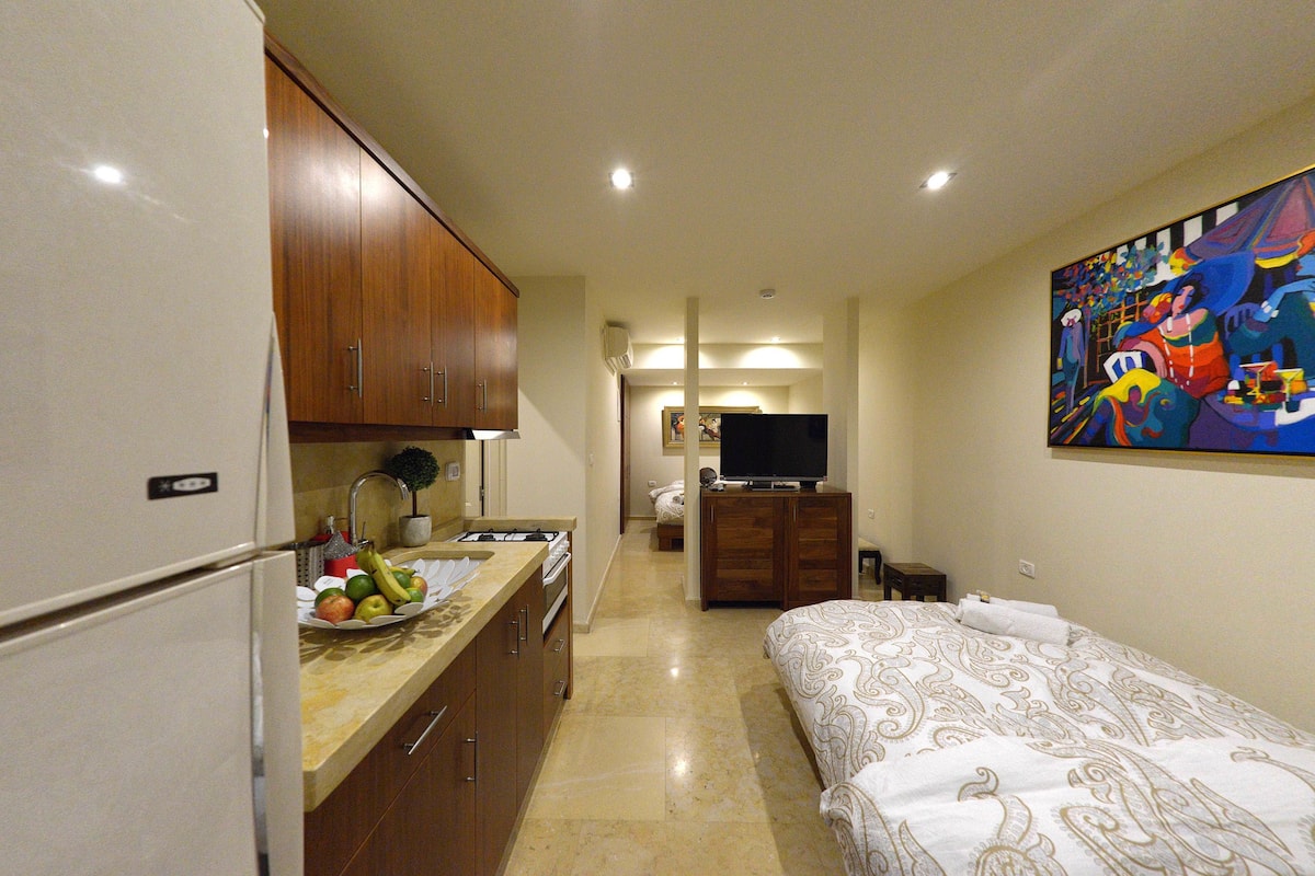 Luxury Quadruple Room, Garden View (Art Suite) | Soundproofing, iron/ironing board (on request), WiFi (free)