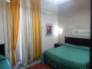 Dreibettzimmer, mit Bad