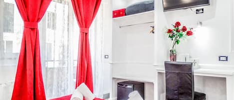 Panoramic-Doppel- oder -Zweibettzimmer | Minibar, Zimmersafe, Schreibtisch, schallisolierte Zimmer