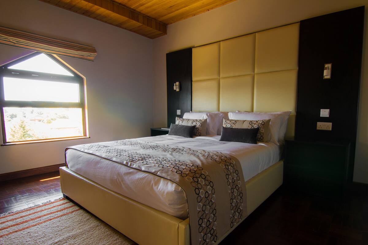 Panoramic Penthouse, 1 Bedroom, City View | 3 bedrooms, in-room safe, individually decorated, individually furnished