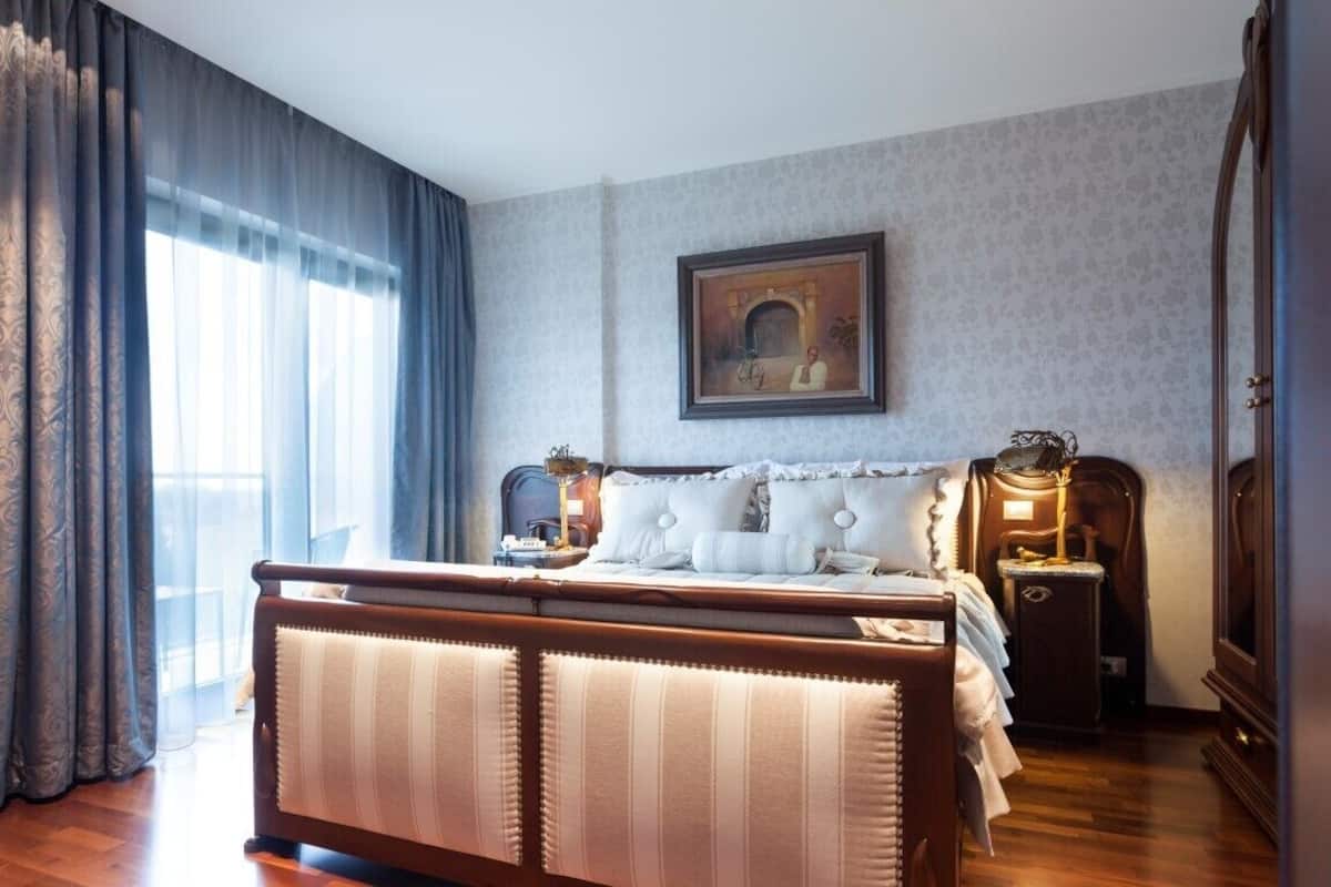 1 chambre, minibar, coffres-forts dans les chambres, bureau