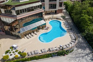 Indoor pool, outdoor pool, sun loungers