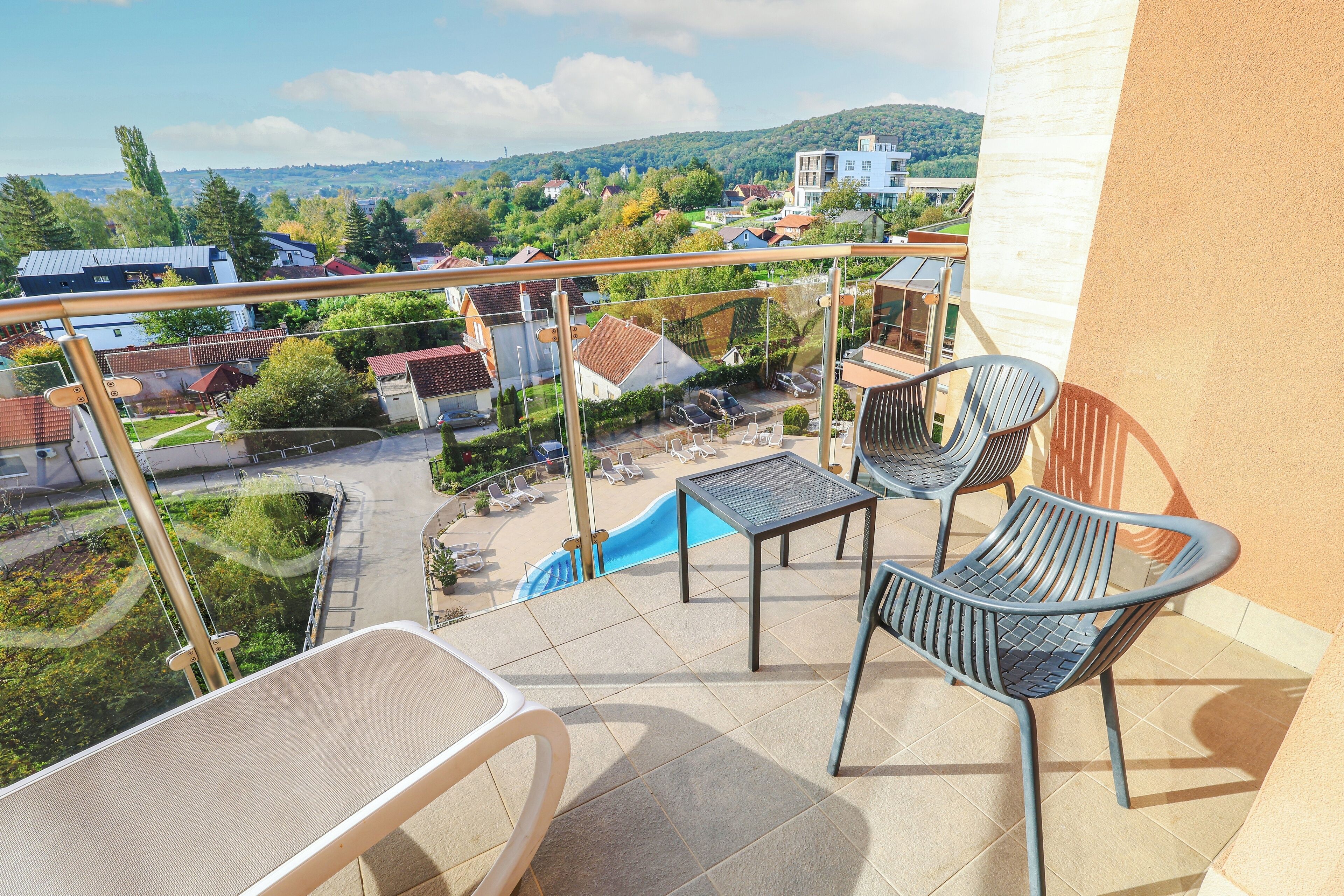 Juniorsvit - 1 sovrum - utsikt mot poolen | Terrass/Patio