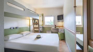 Ropa de cama de alta calidad, escritorio y cortinas blackout