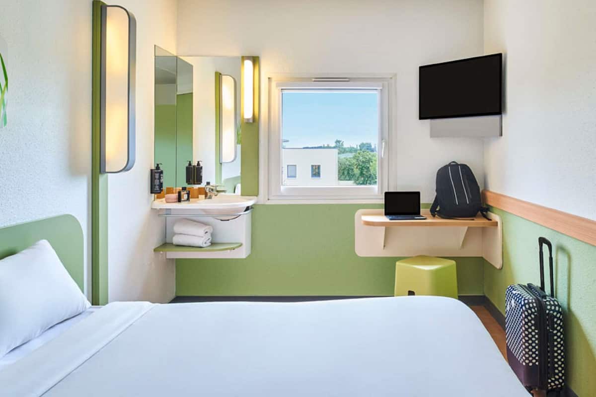 Room, 2 Bedrooms, Connecting Rooms | Premium bedding, desk, blackout curtains, soundproofing