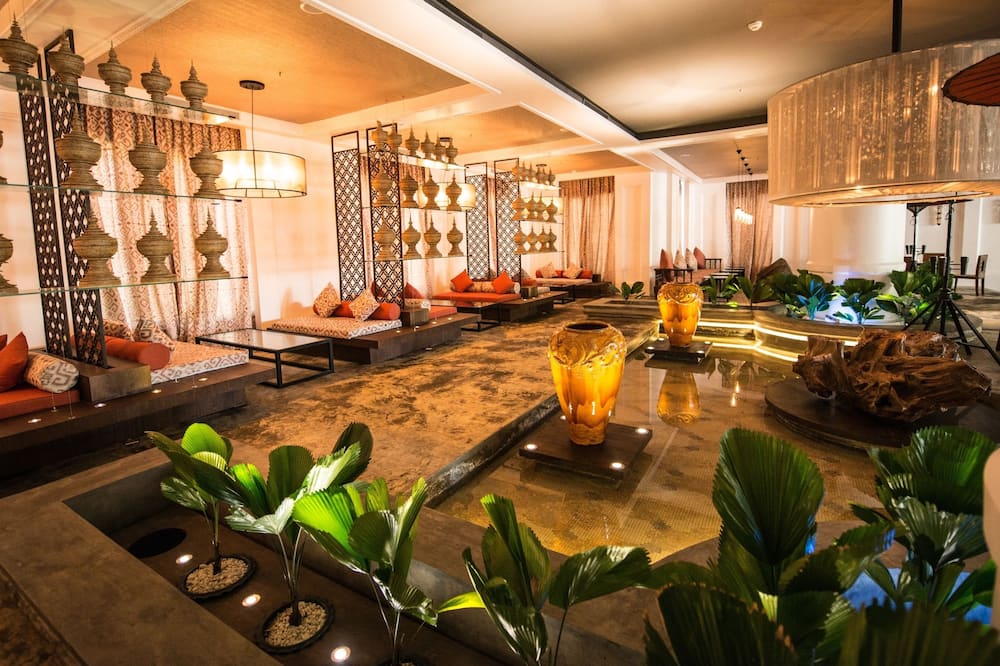 Rose Garden Hotel