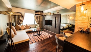 42-inch LCD TV with satellite channels, TV - Rose Garden Hotel (Yangon)