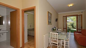 1 bedroom, in-room safe, iron/ironing board, cots/infant beds