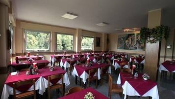 Mittagessen und Abendessen
