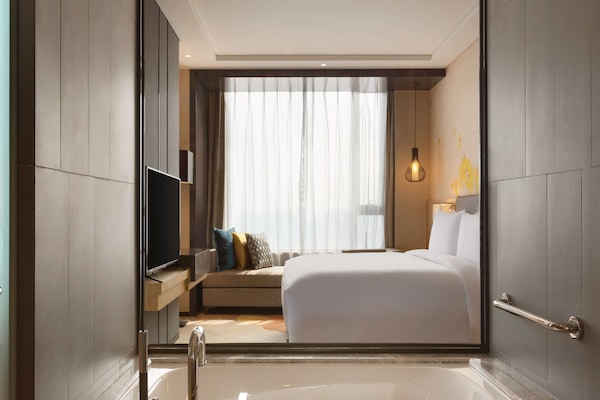 Suite, 1 Bedroom | Bathroom | Shower, designer toiletries, towels