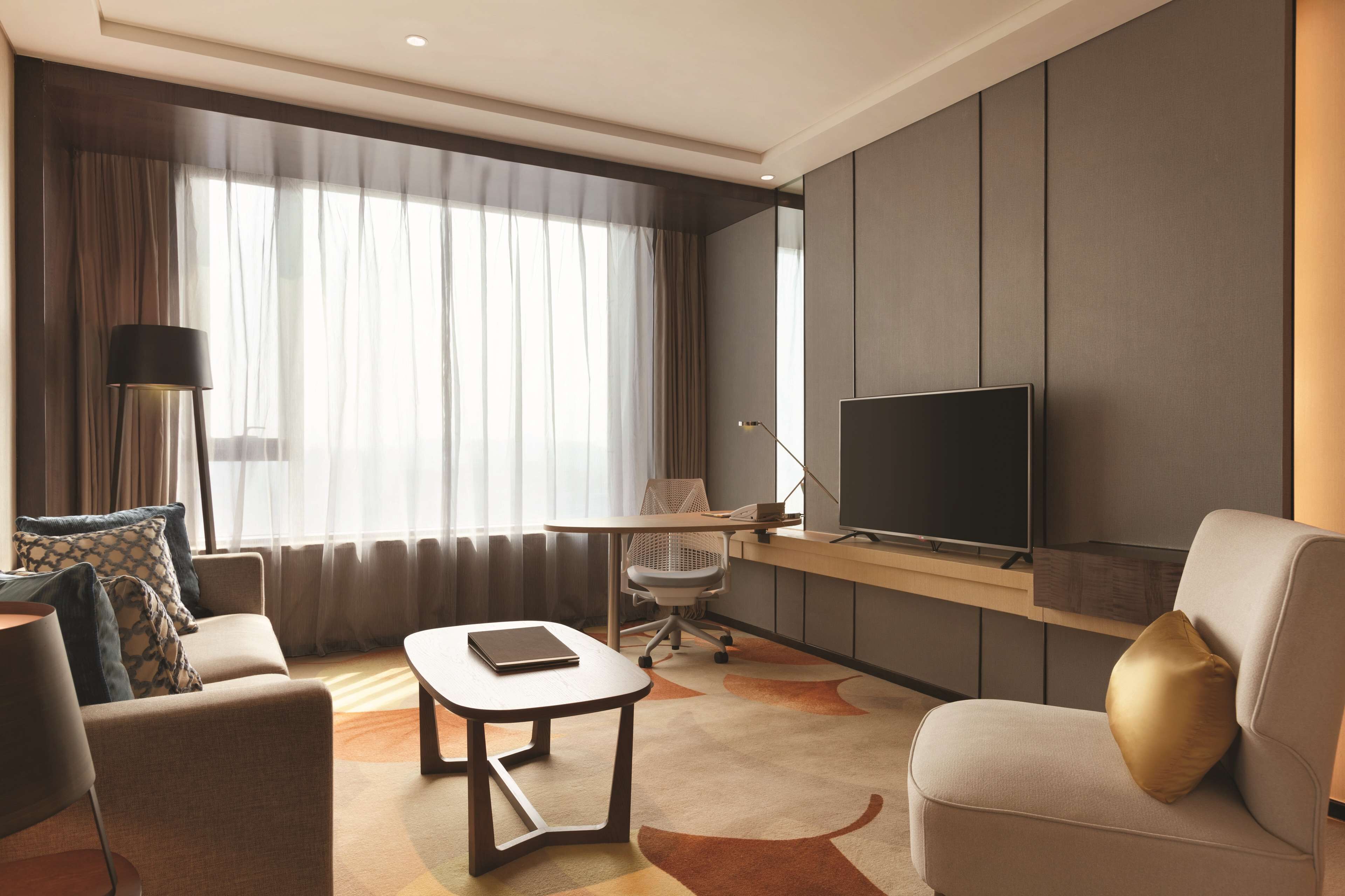 suite, 1 bedroom | in-room safe, soundproofing, free cots/infant beds, free wifi