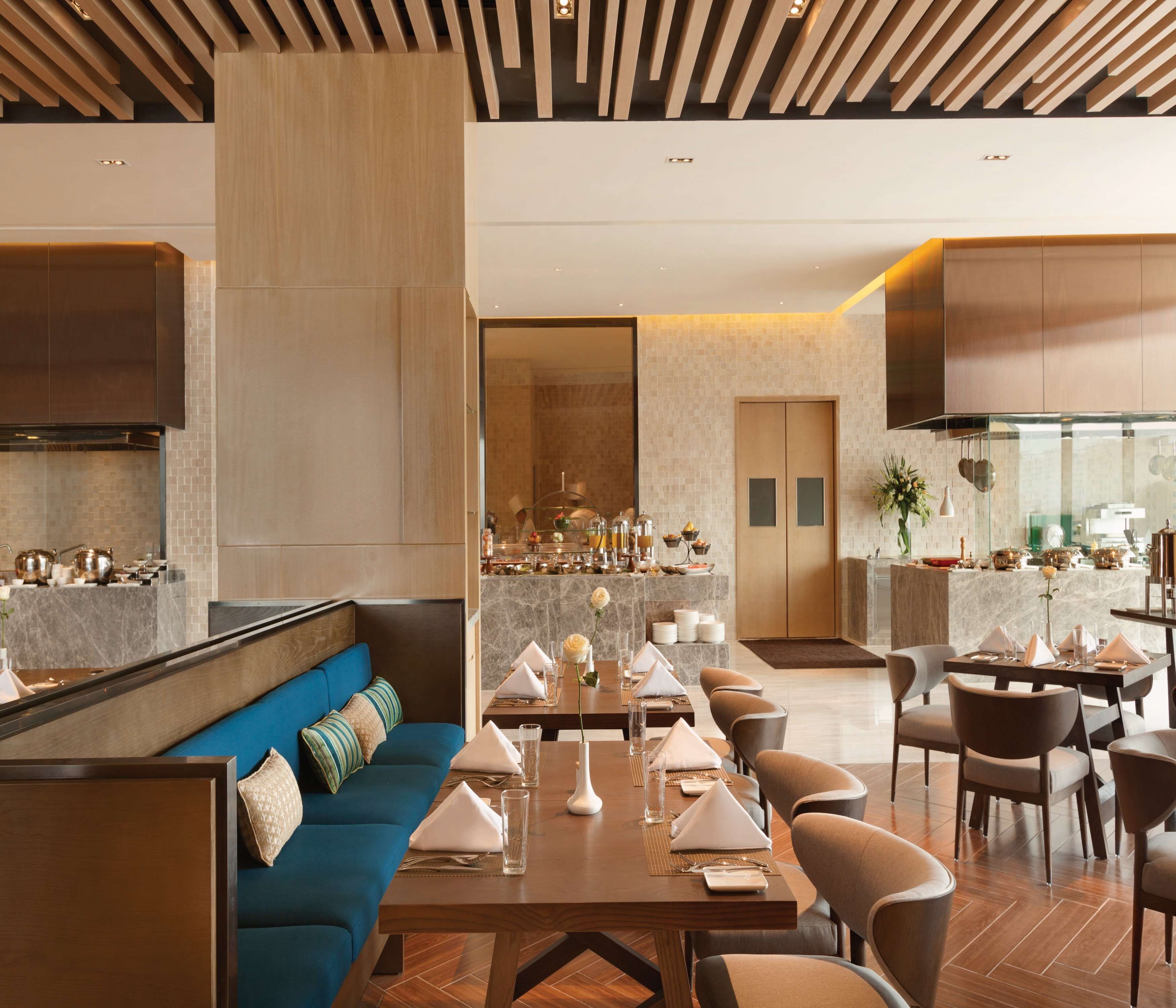 3 restaurants, breakfast, lunch, dinner served; international cuisine