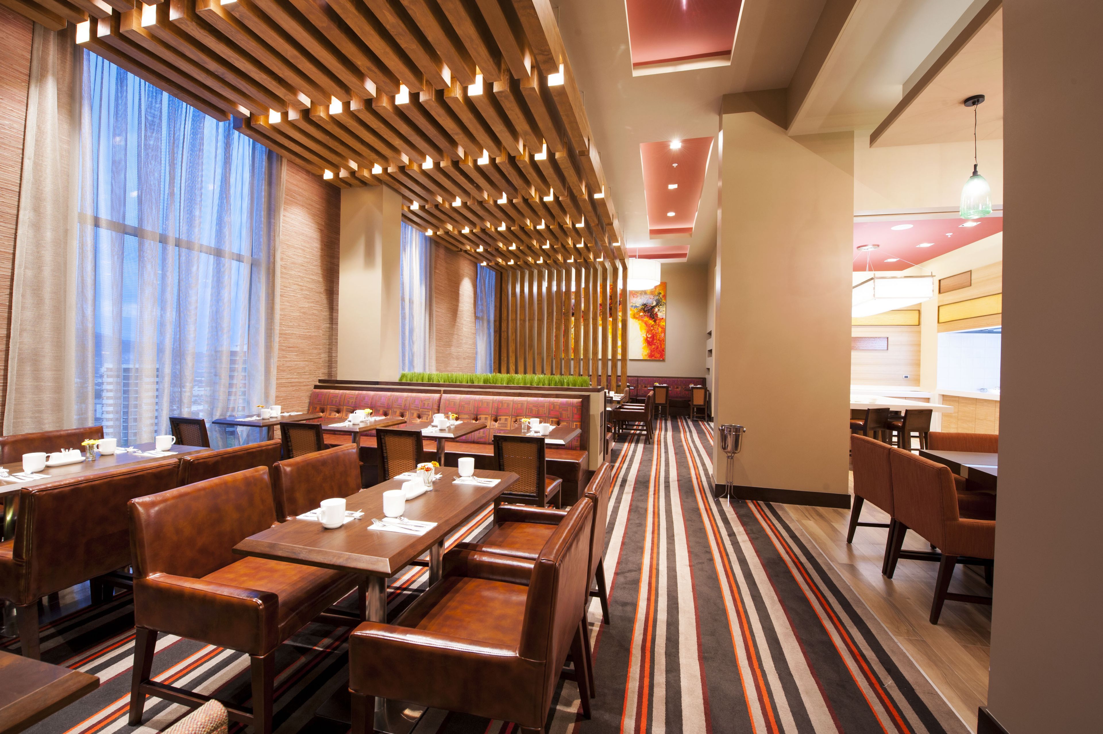 매일 뷔페 아침 식사 유료