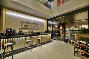 2 bars/lounges - Park Inn By Radisson Istanbul Ataturk Airport (Istanbul)