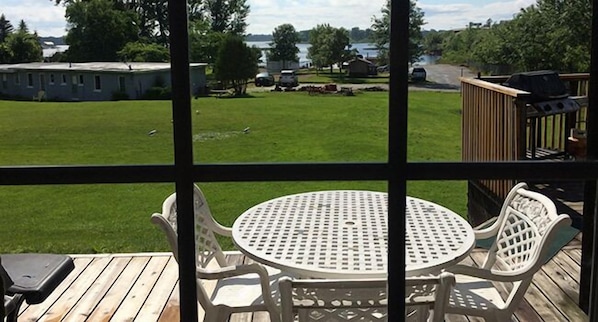 Terrace/patio - Muskey's Landing Resort (Tay)
