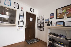 Check-in/check-out kiosk