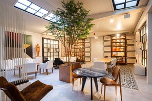 Flat-screen TV - Margot House (Barcelona)