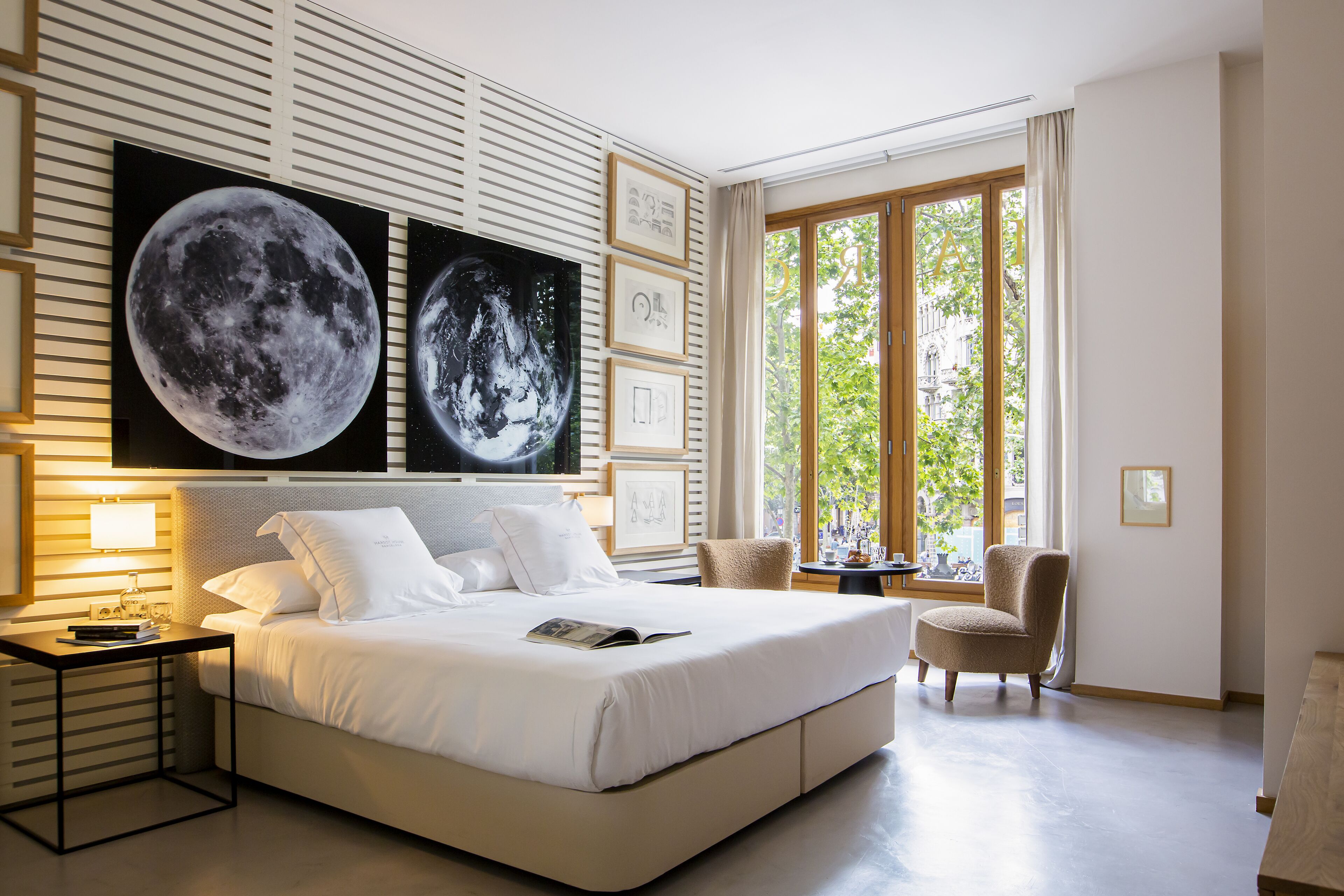 Deluxe Room | Premium bedding, minibar, in-room safe, desk