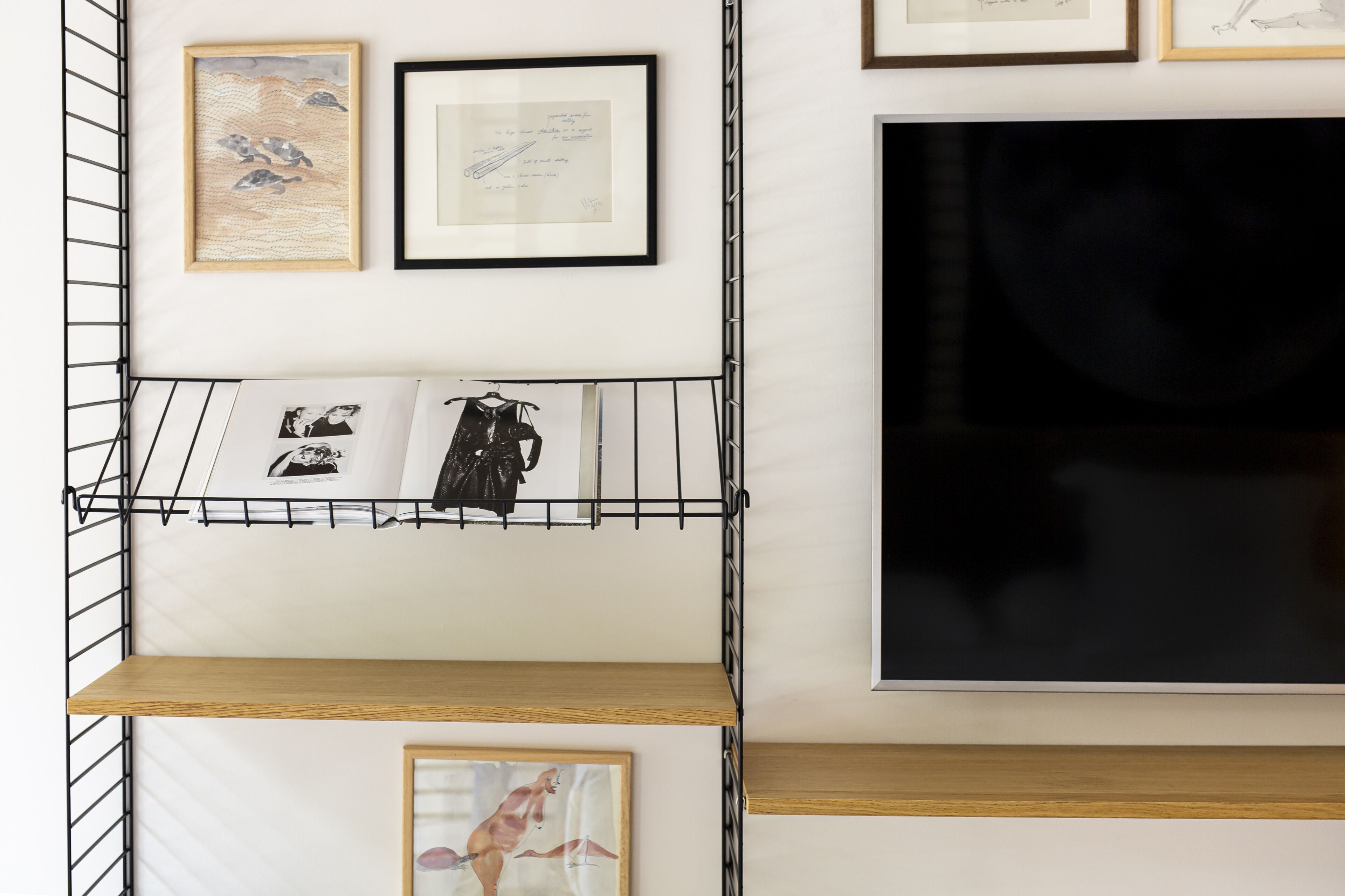 deluxe room | television