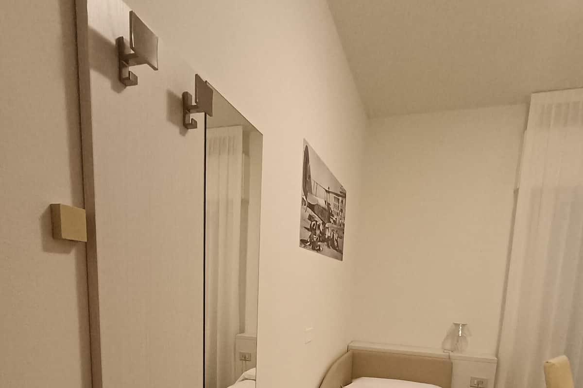Single Room, Partial Sea View | In-room safe, desk, free WiFi, bed sheets