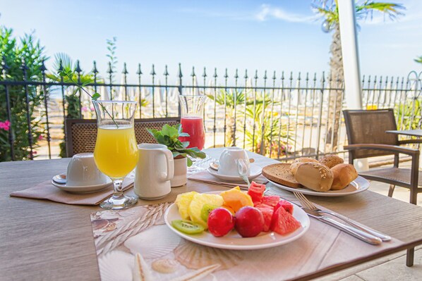 Petit déjeuner buffet compris tous les jours