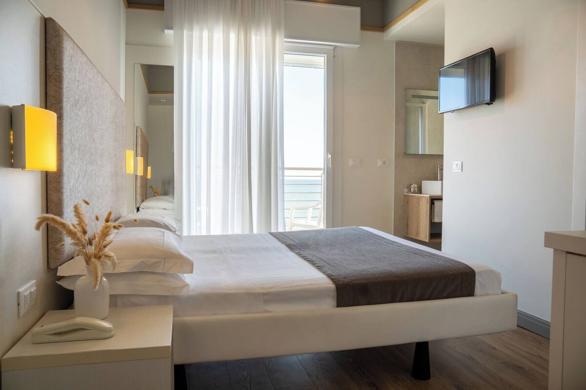 Superior-Doppelzimmer, Meerblick | Zimmersafe, Schreibtisch, kostenloses WLAN, Bettwäsche