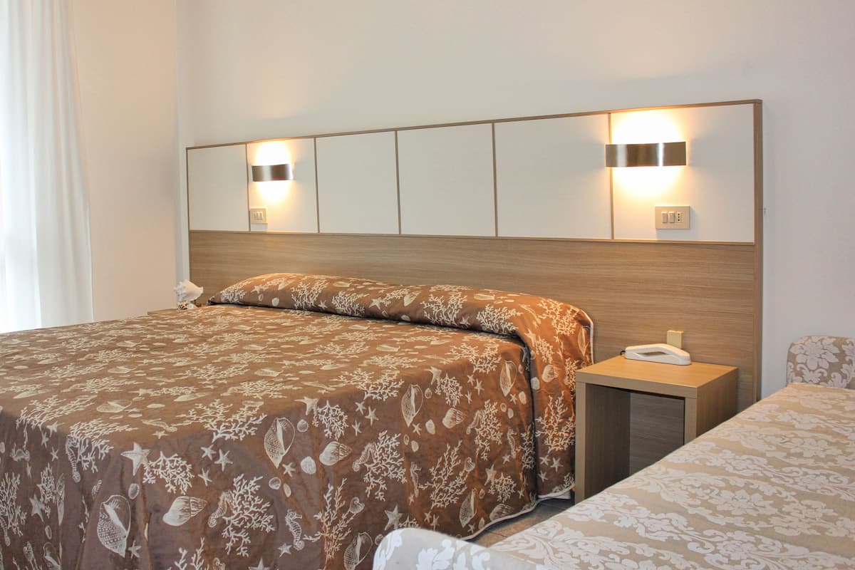 In-room safe, desk, free WiFi, bed sheets