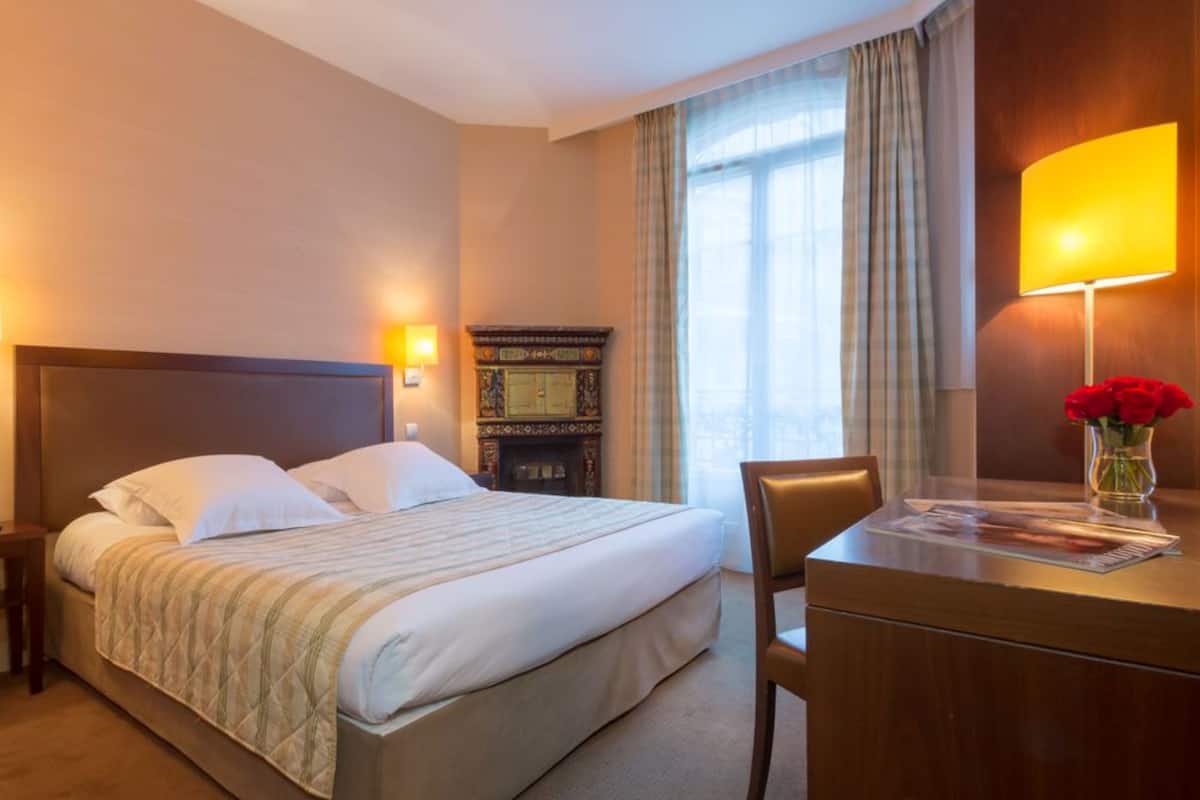 superior double room | desk, soundproofing, free wifi, bed sheets