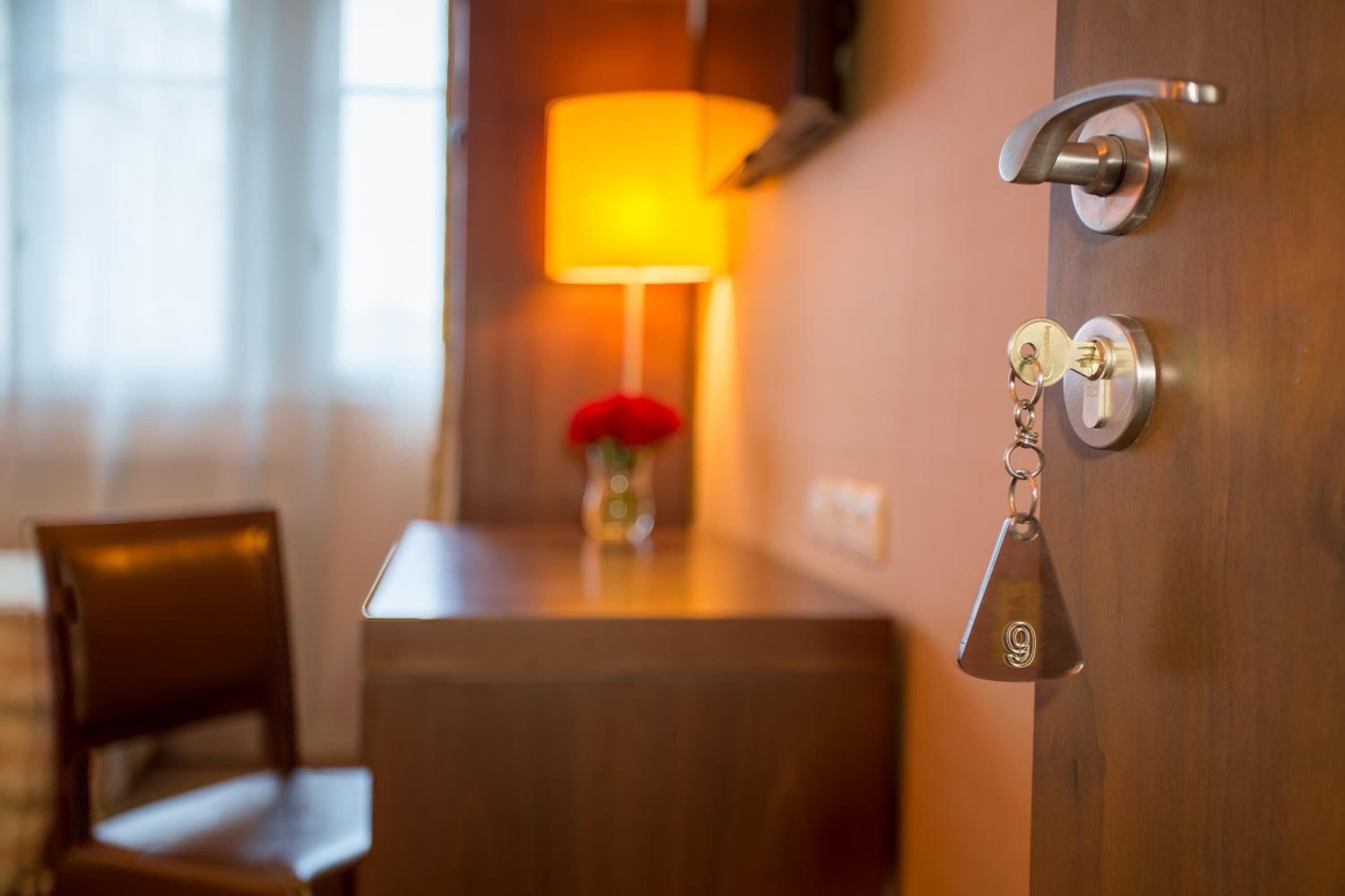 desk, soundproofing, free wifi, bed sheets