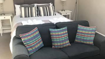 Double or Twin Room, Ensuite (with Sofabed and Kitchen)