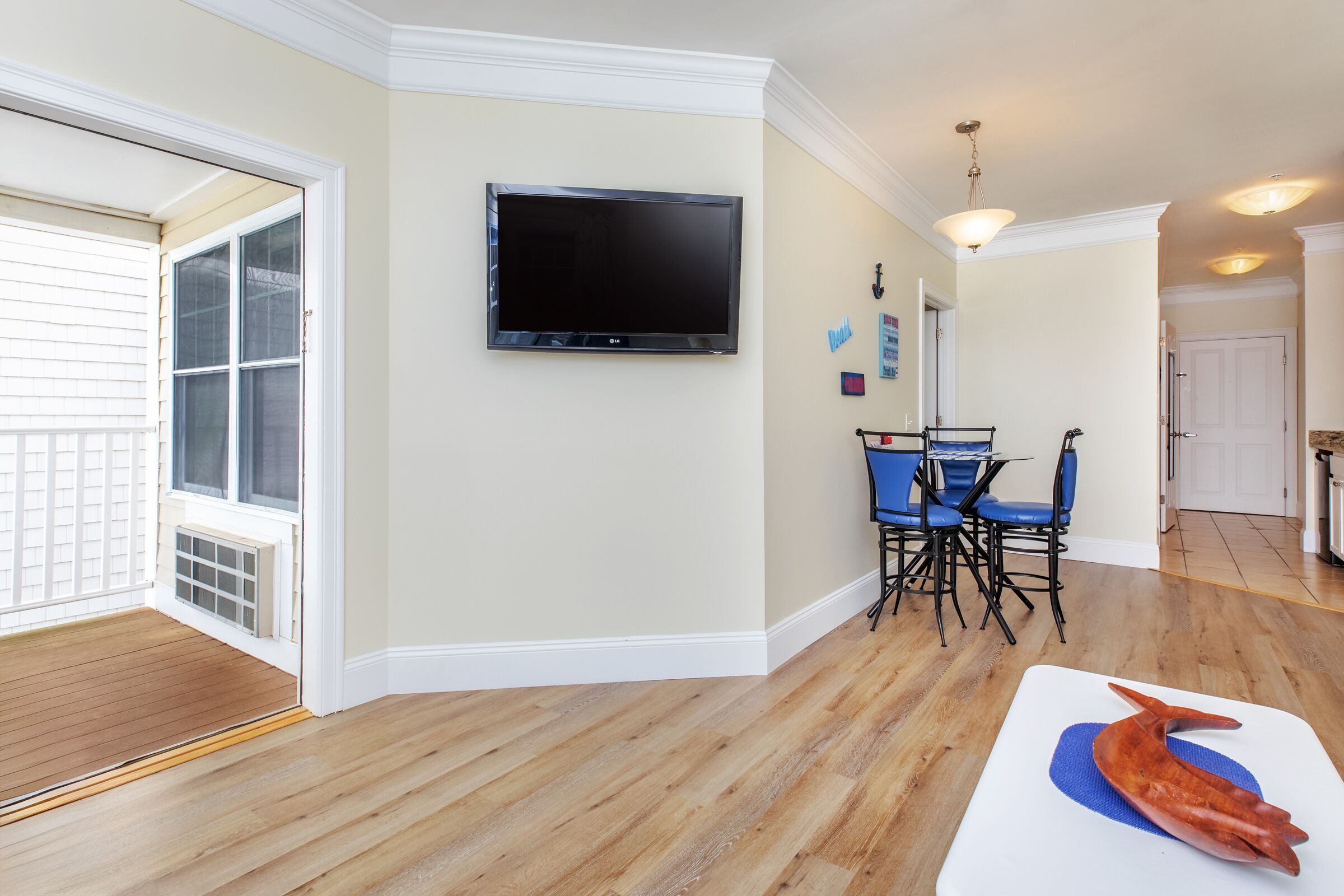 42-inch flat-screen tv with cable channels, tv, dvd player