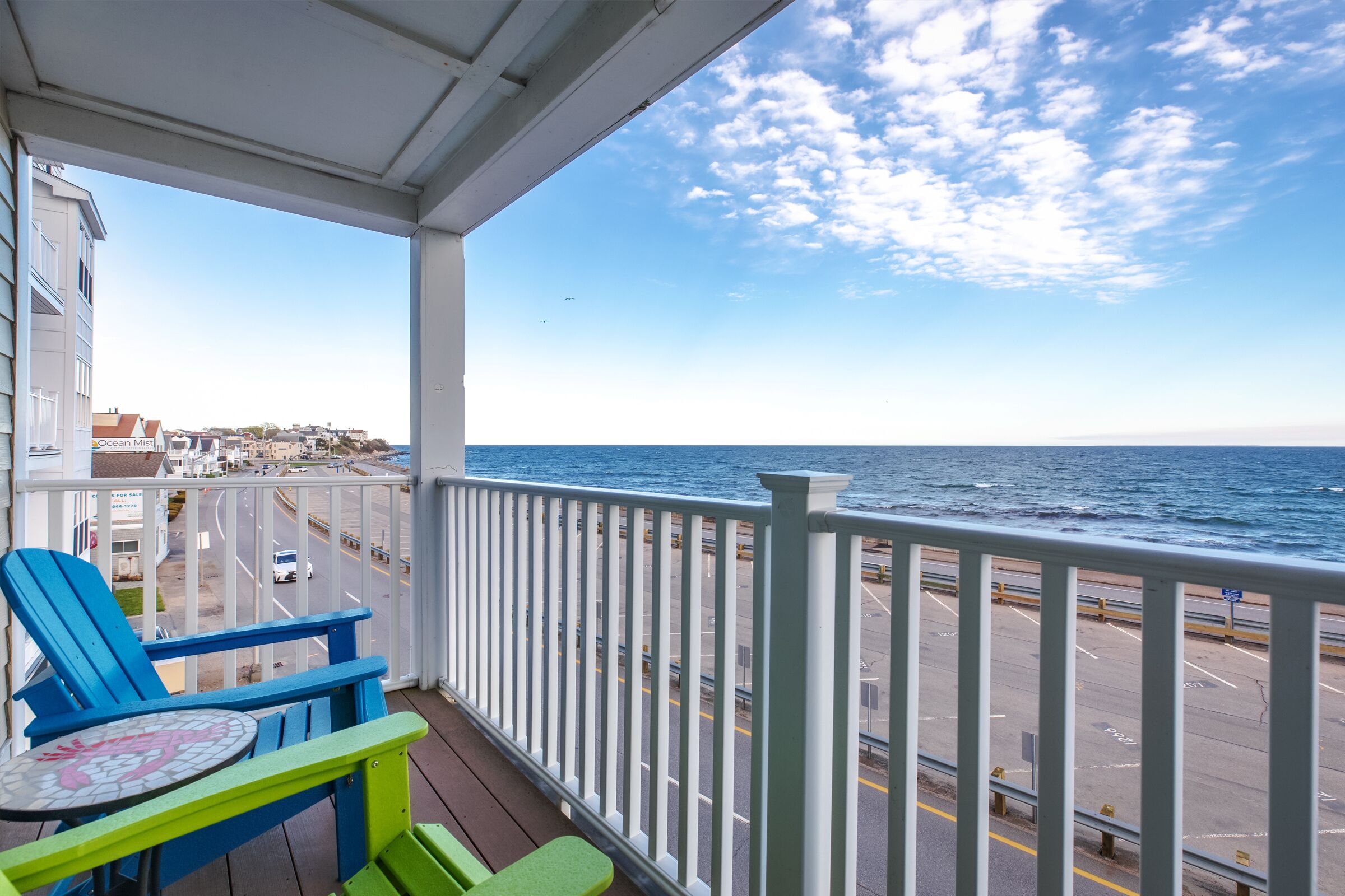 Oceanfront Room, King Bed, Balcony | Vista a la playa o el mar