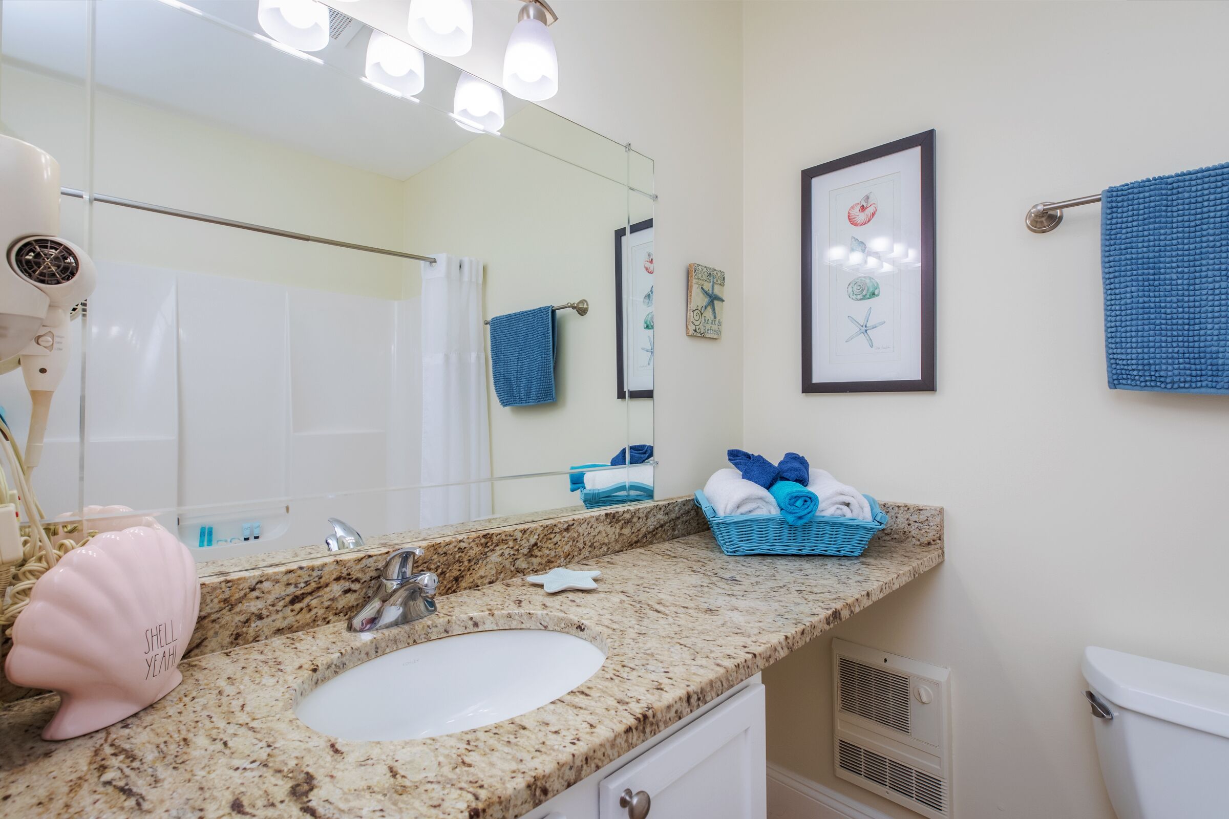 studio, 2 queen beds, ocean view | bathroom | combined shower/bathtub, designer toiletries, hair dryer, towels