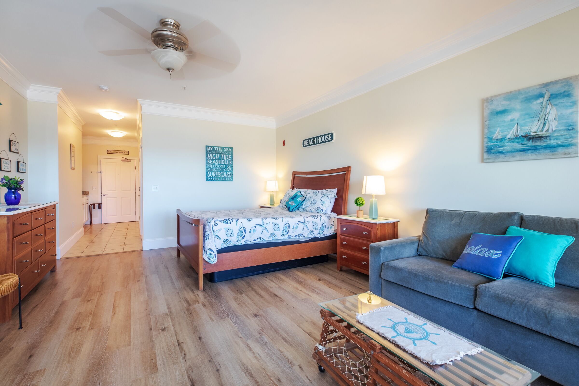 Oceanfront Room, Queen Bed, Balcony | In-room safe, free WiFi, bed sheets