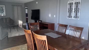 House, Lake View | Living area
