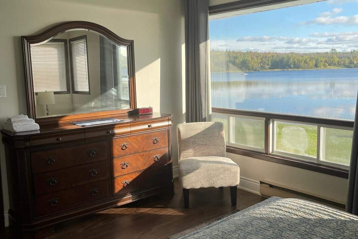 House, Lake View | Premium bedding, free WiFi, bed sheets, wheelchair access