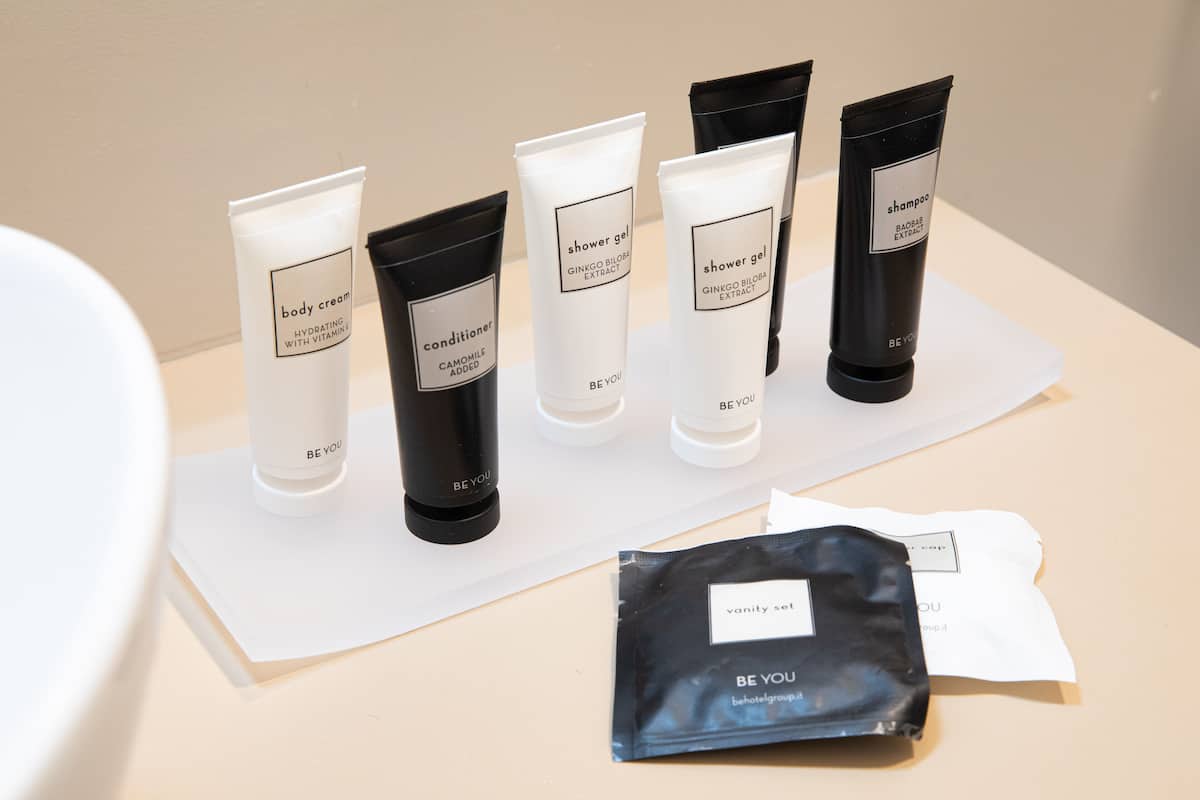 shower, free toiletries, hair dryer, bidet