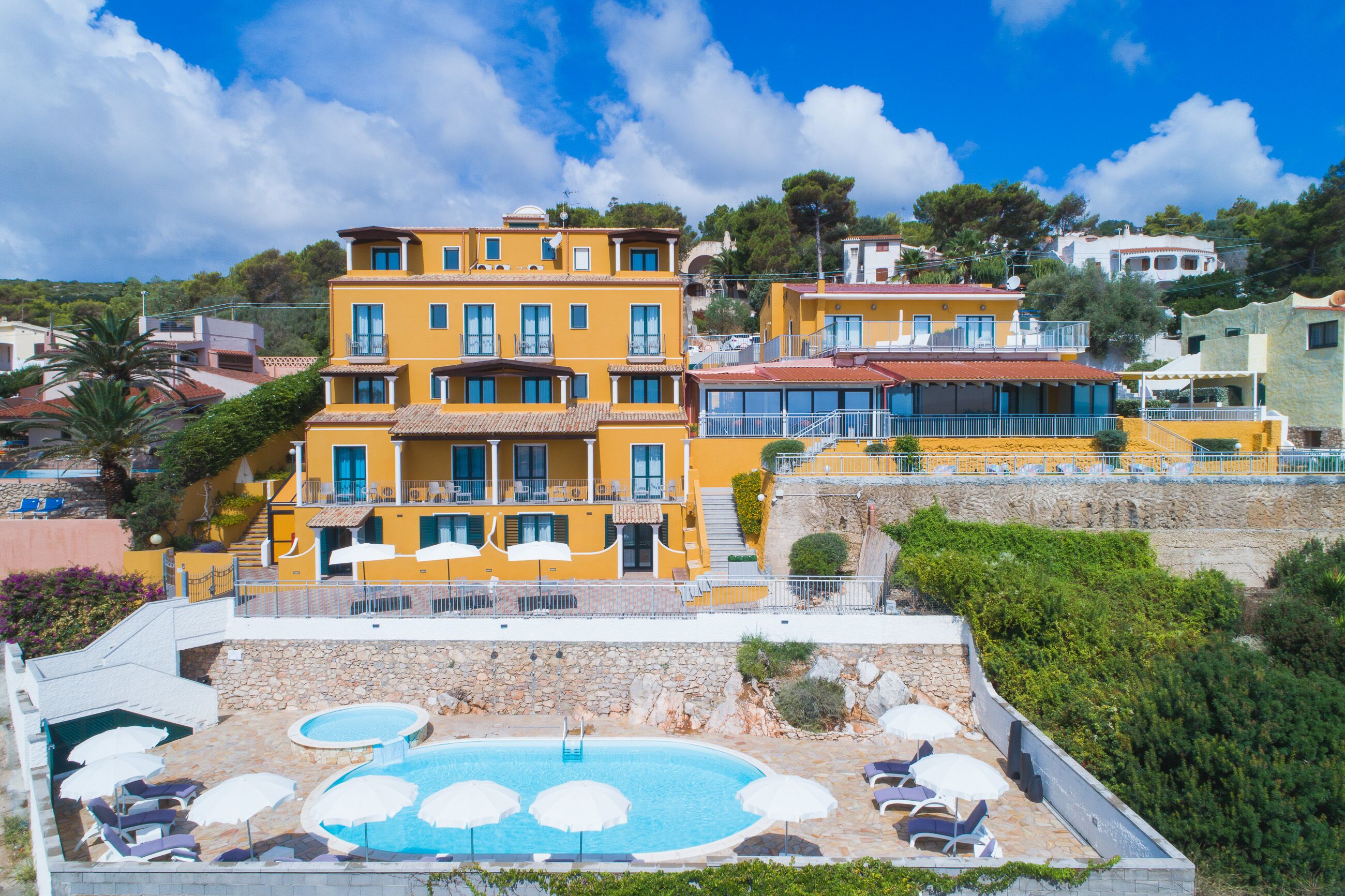 Außenpool (je nach Saison geöffnet)