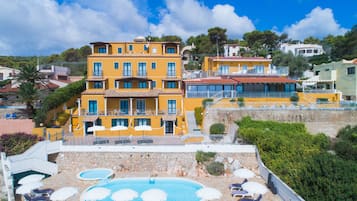 AuĂenpool (je nach Saison geöffnet)