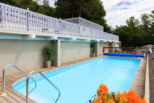 Alberca al aire libre por temporada