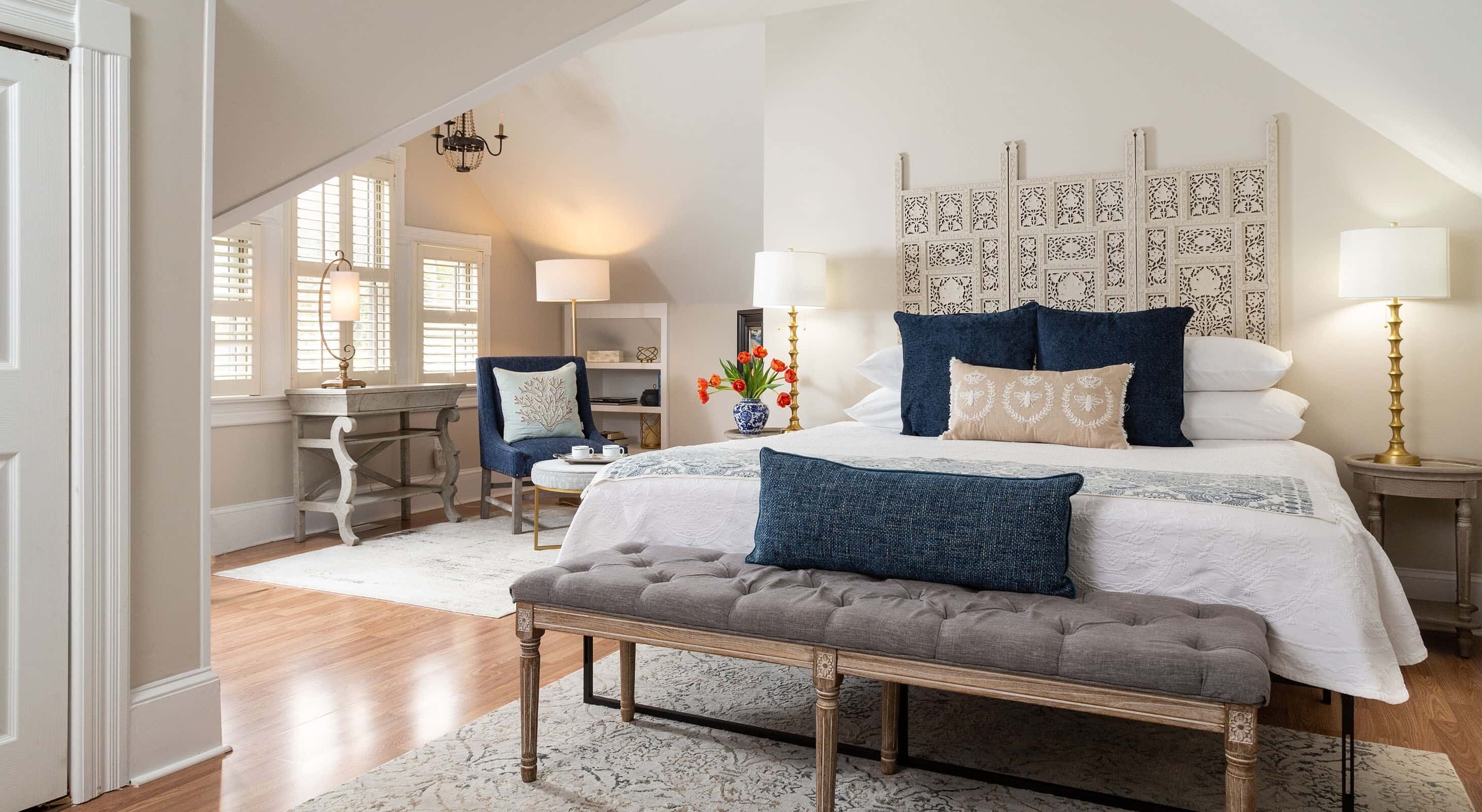 Rom – deluxe, 1 kingsize-seng med sovesofa, badekar | Sengetøy i egyptisk bomull og sengetøy av topp kvalitet