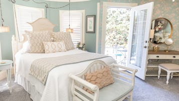 Room, 1 Queen Bed, Balcony, Garden View | Egyptian cotton sheets, premium bedding, individually decorated