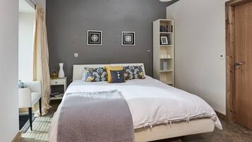 Suite, Ensuite (2 Bedroom)