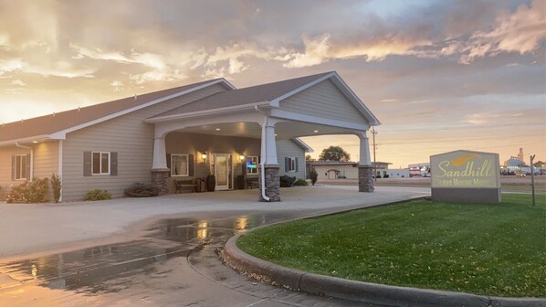 Front of property - Sandhills Guest House Motel (Atkinson)